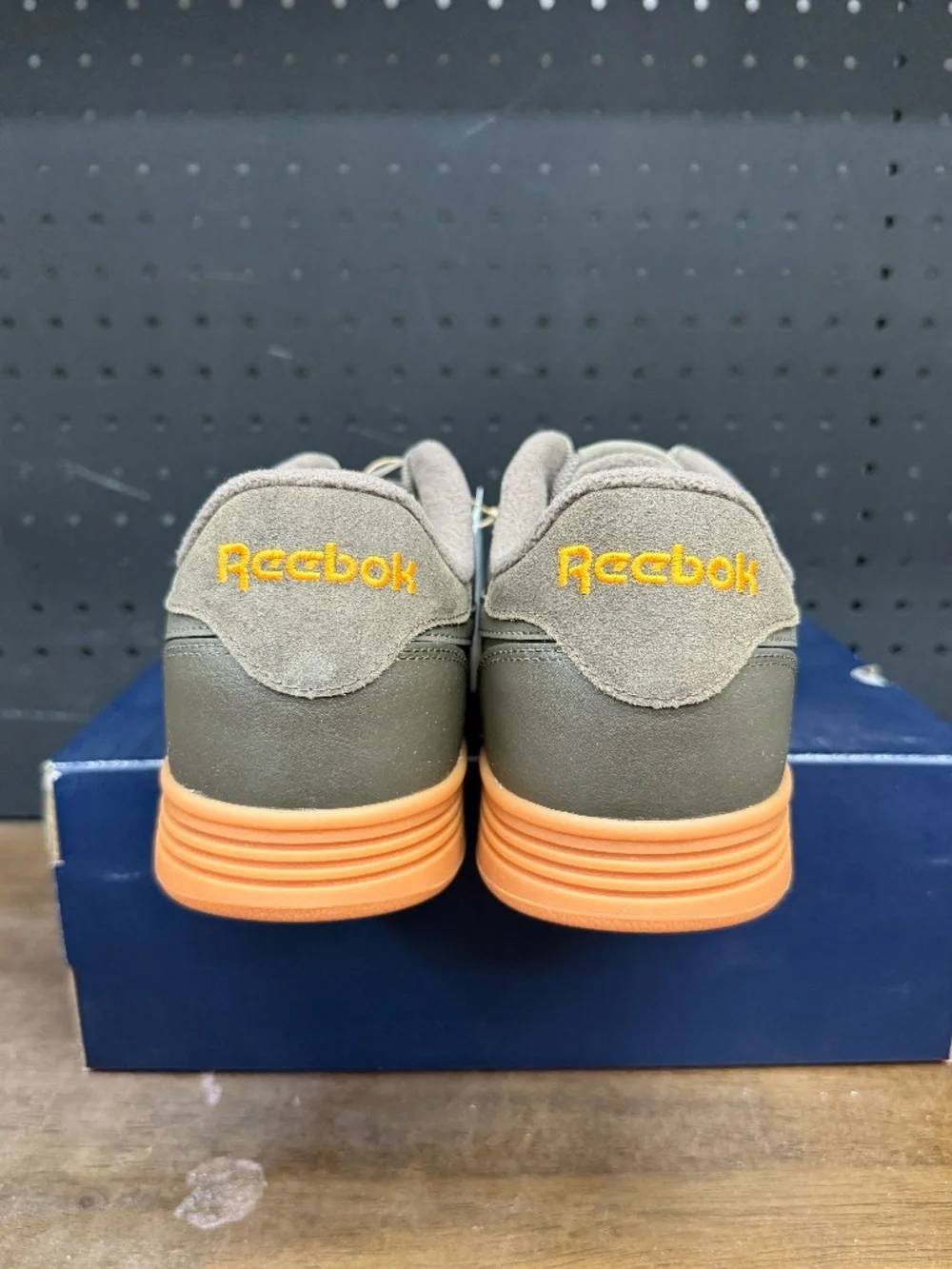 New W/ Box! Men's Reebok Court Advance Brown Khaki Orange Classic Sneakers